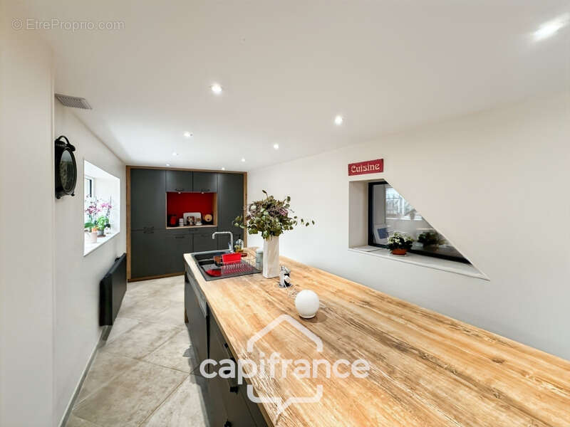 Maison à CHATEAUNEUF-DE-GALAURE