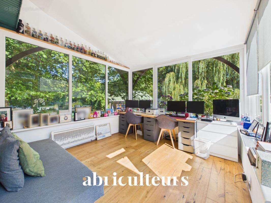 Belle maison idéale pour la famille avec grand jardin, terrasse et piscine en vente à Sautron (44880) - photo 4