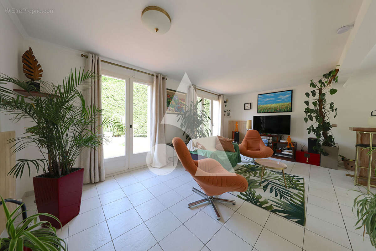 Maison à SOISY-SUR-SEINE