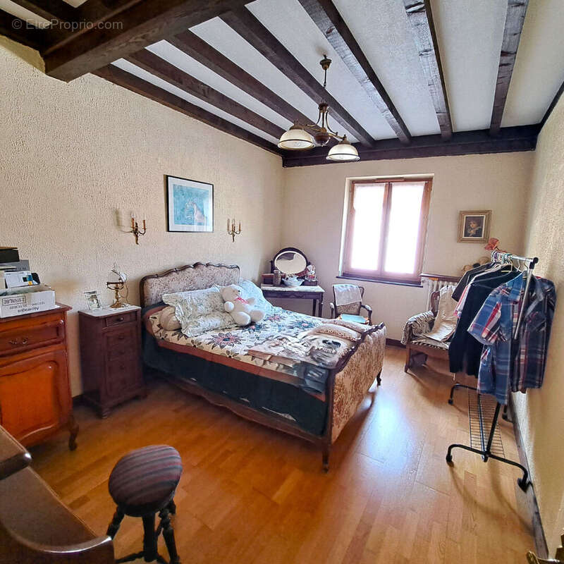 Maison à ORLIENAS