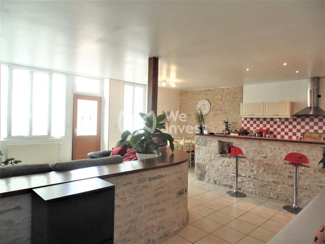 Maison à JOUX-LA-VILLE