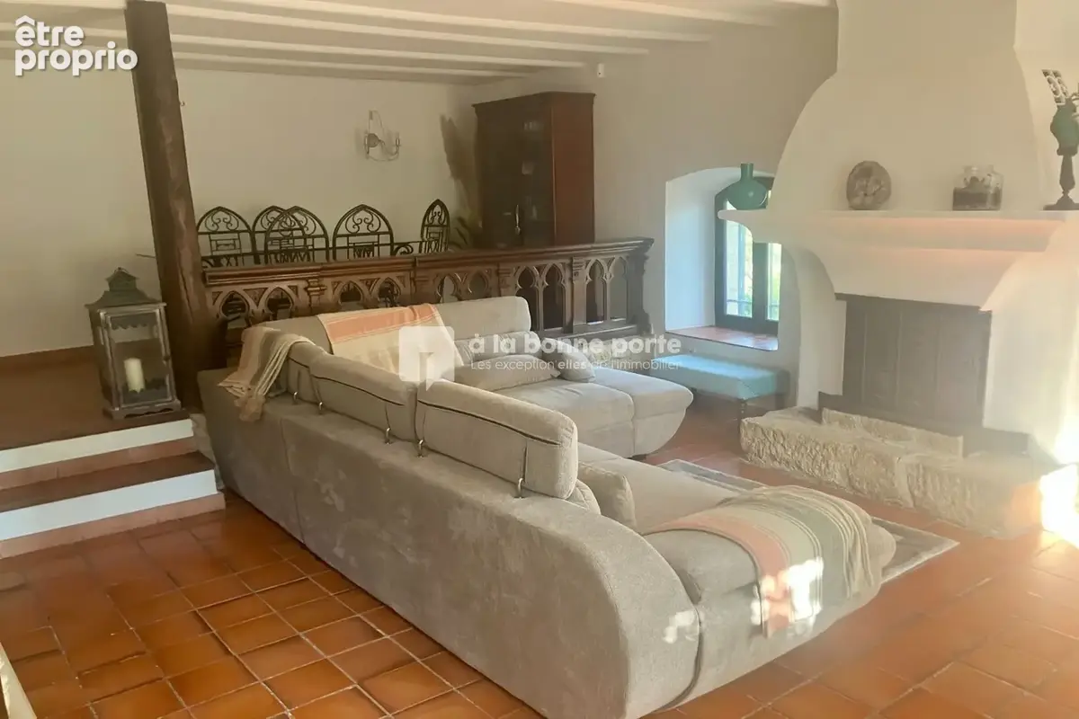 Maison 6 pièces 110 m² à vendre à Jouques (13490) - photo 3