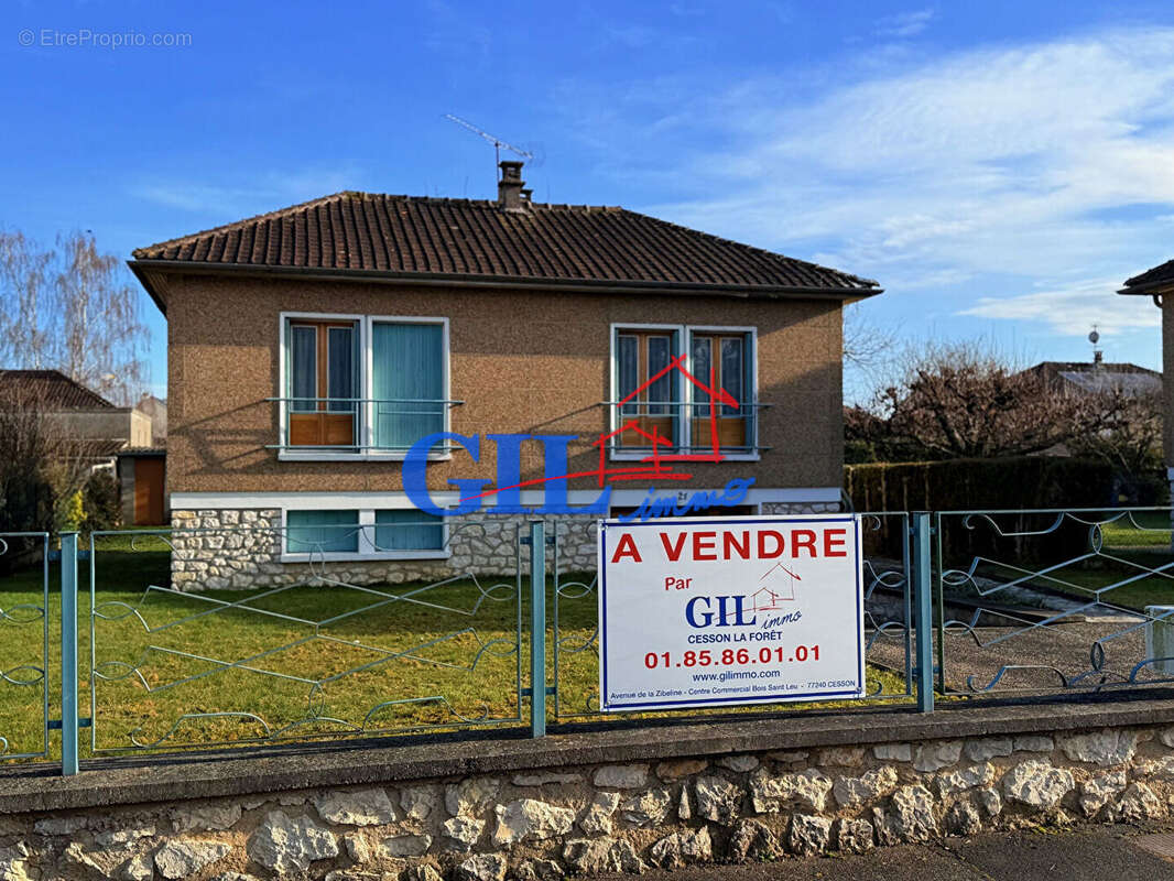 Maison à CESSON