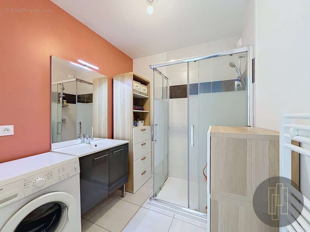 EXCLUSIVITE : VILLEURBANNE  T3 moderne (résidence de 2021) avec grand balcon, garage en sus - photo 8