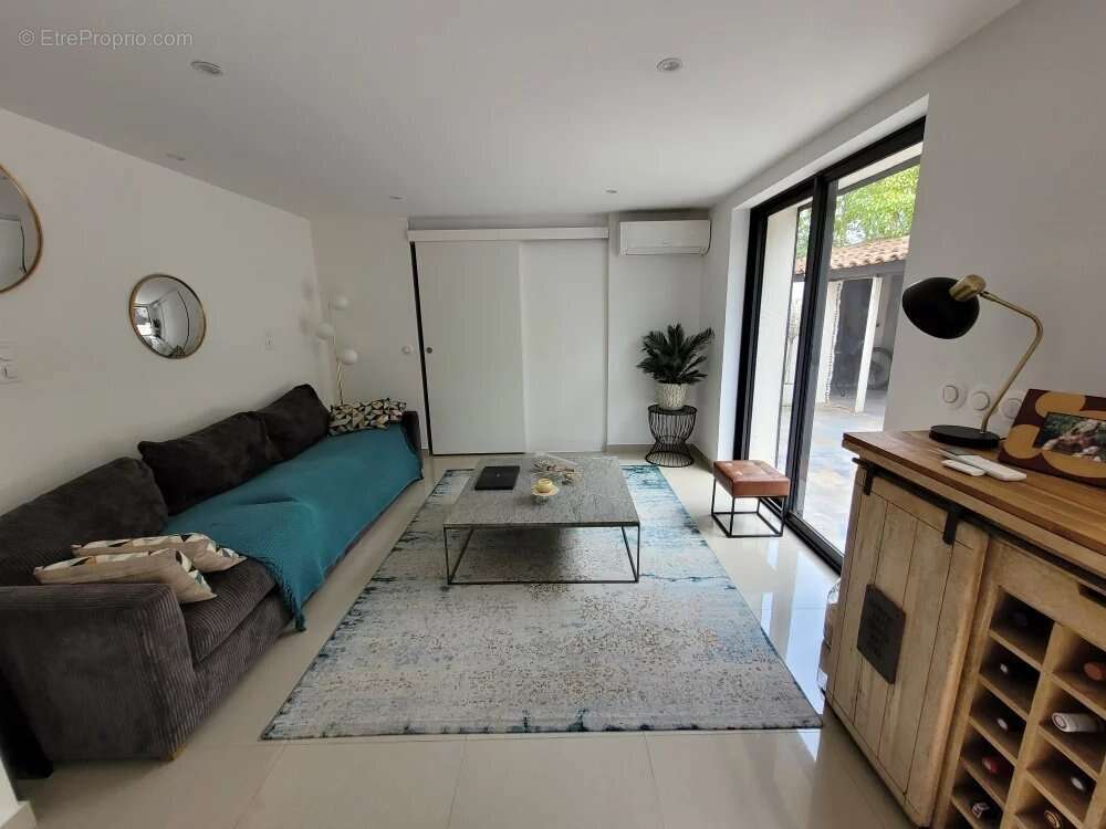 Appartement à MANDELIEU-LA-NAPOULE