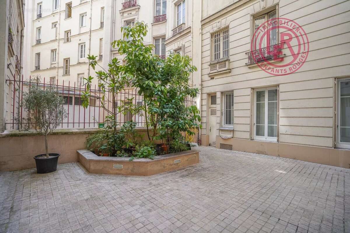 Paris 7ème - Ecole Militaire - Avenue de la Bourdonnais - Appartement de 2 chambres de 45,53m2 au dernier étage par ascenseur - photo 14