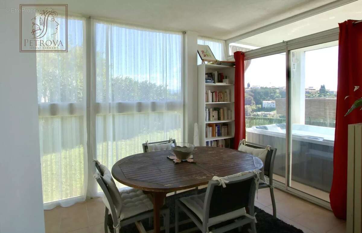 Appartement à LA GAUDE