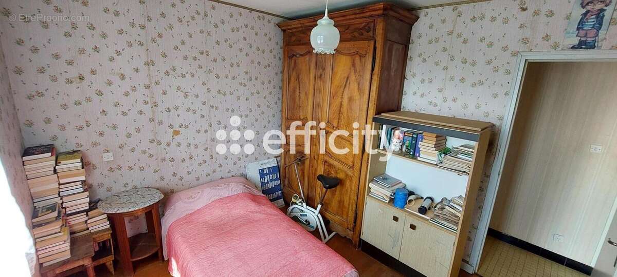 Maison 80 m² à Cour-Et-Buis  - photo 9