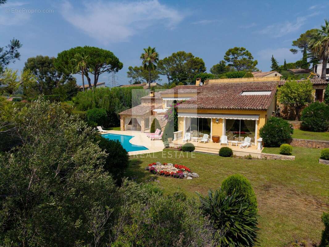 Sole agent - domaine sécurisé - au calme - vue village - photo 15