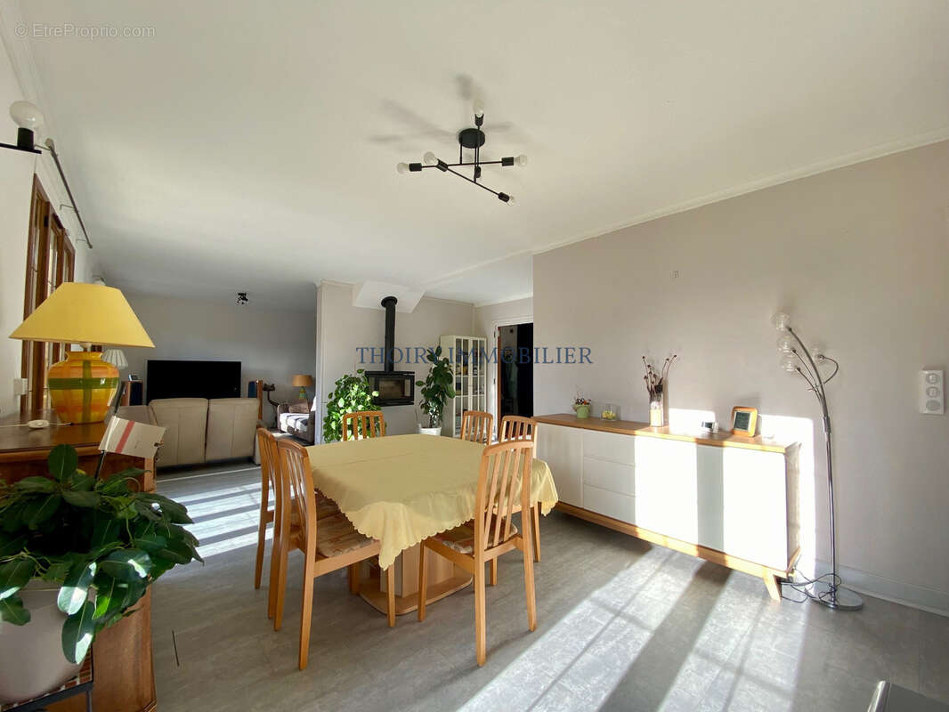 Maison à THOIRY