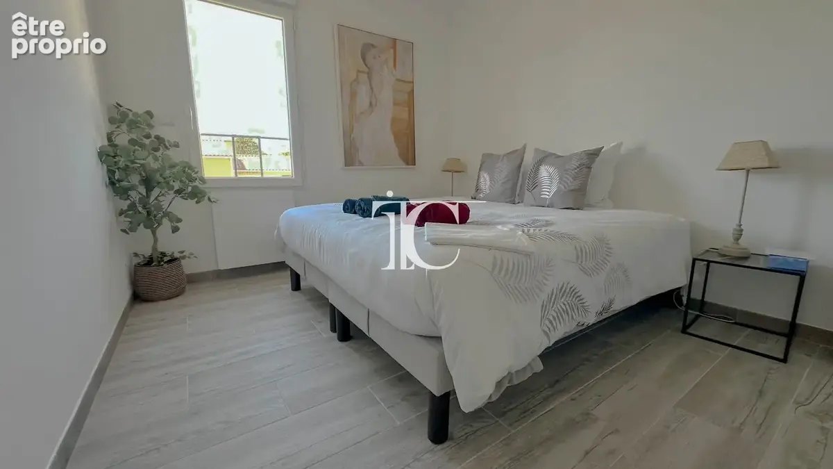 Villa de plain pied double garage et piscine - photo 9