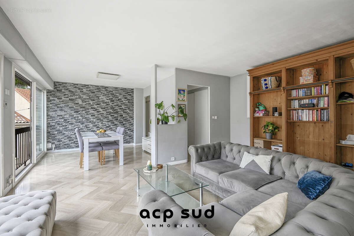 Appartement à MARSEILLE-6E