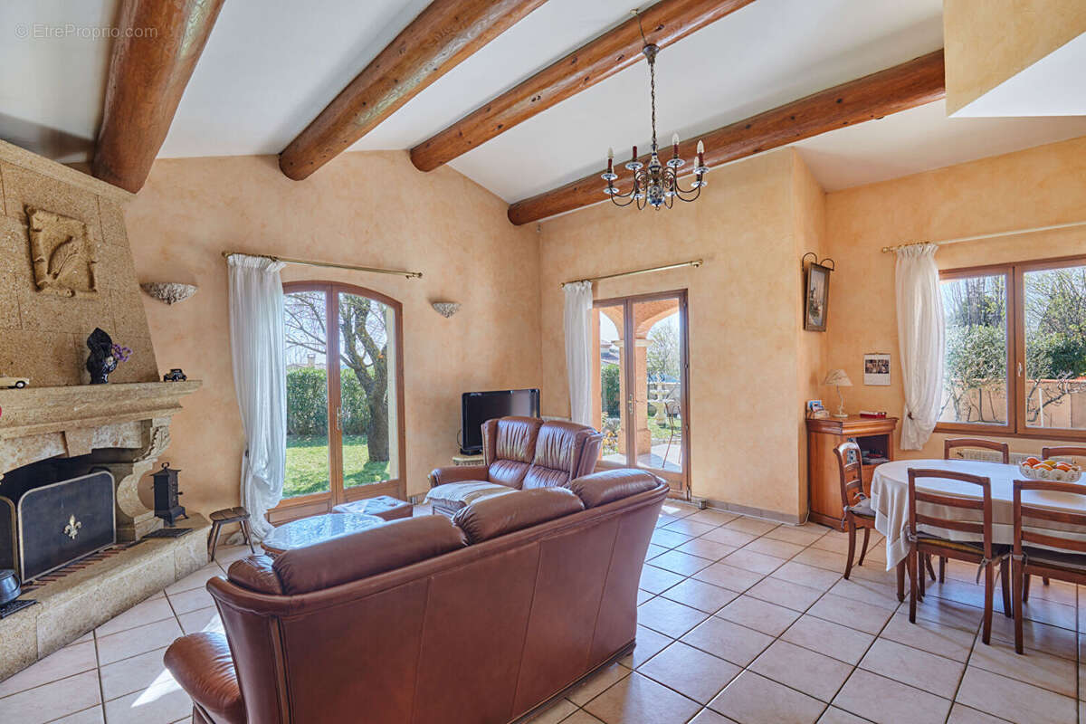 Maison à SAINT-CANNAT