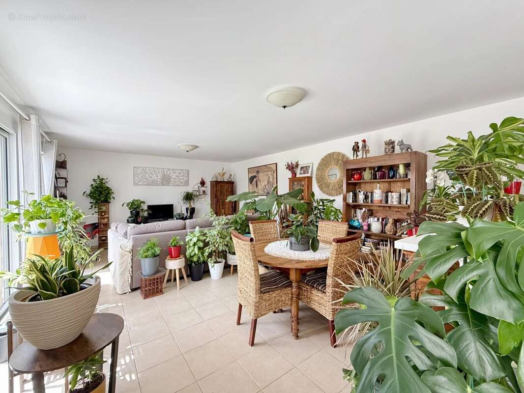 Maison à POURRIERES