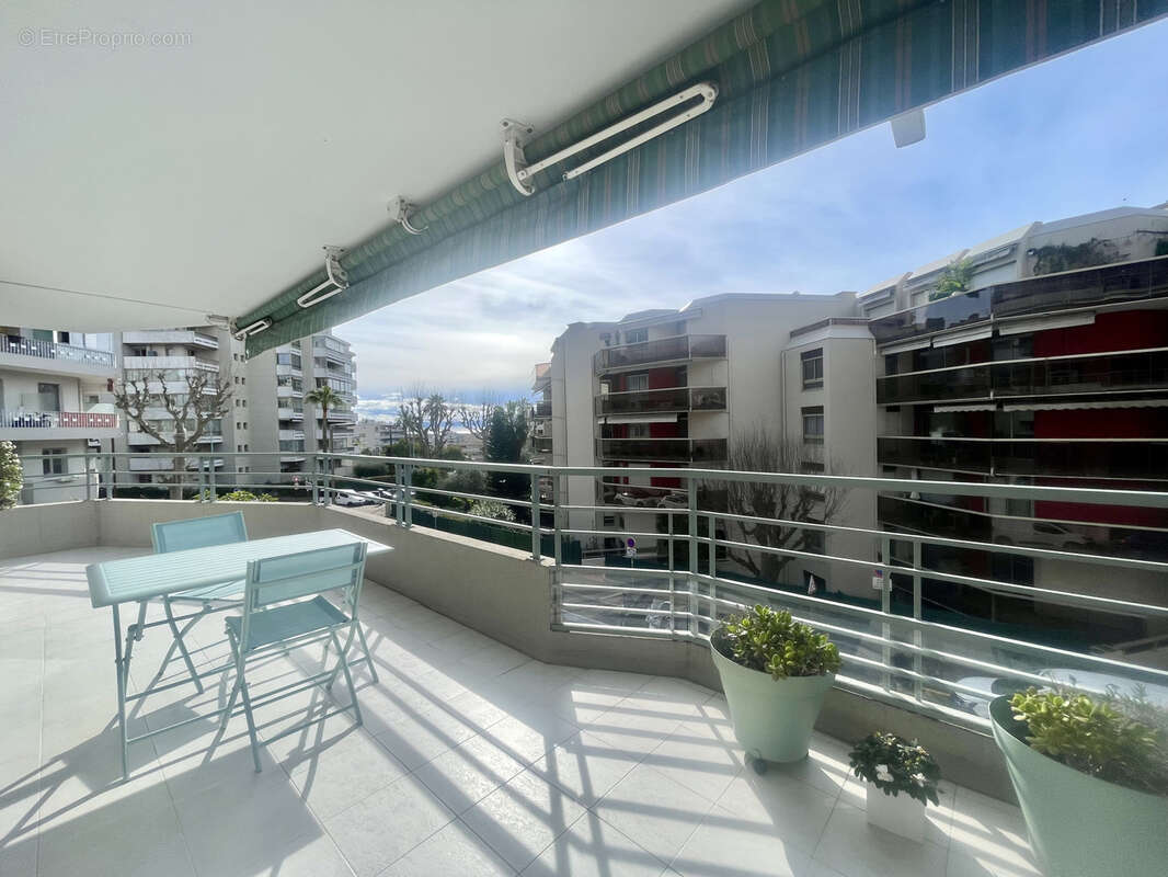 Appartement à LE CANNET