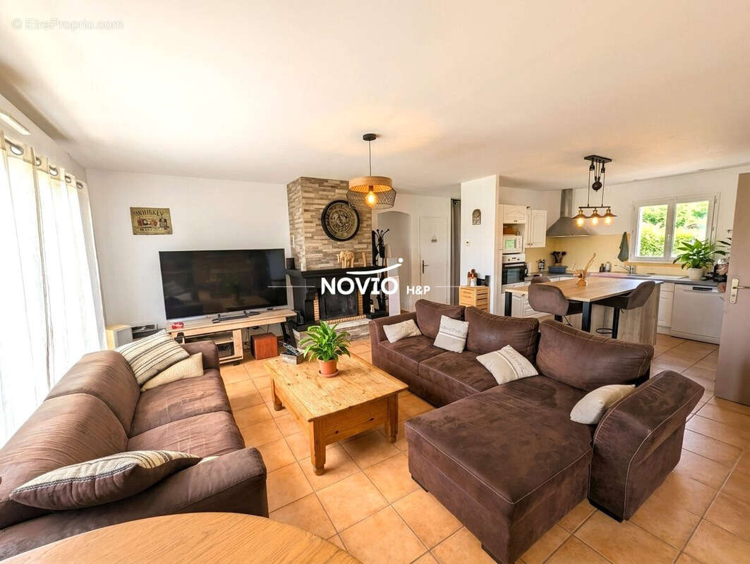 Maison 4 pièces 114 m² à vendre à Marigny-Brizay (86380) - photo 2