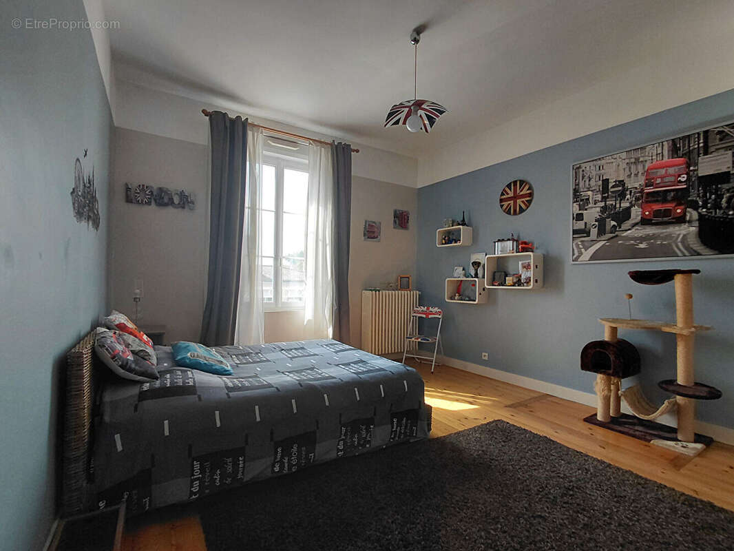 Maison de ville "bourgeoise" 245 m² Pugnac - photo 6