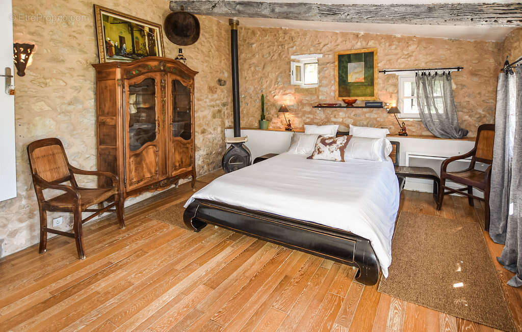 Maison à VILLES-SUR-AUZON