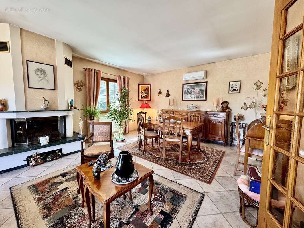 Maison à EYMOUTIERS