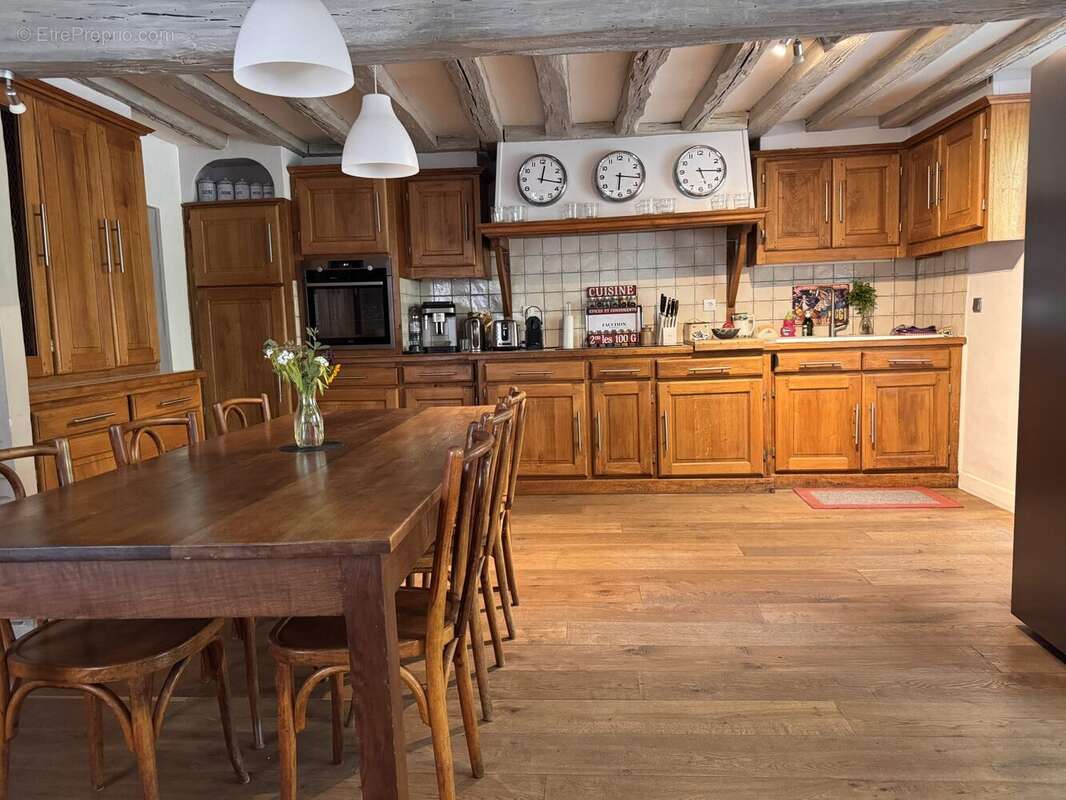 Maison 270 m² à La Villeneuve-En-Chevrie  - photo 3