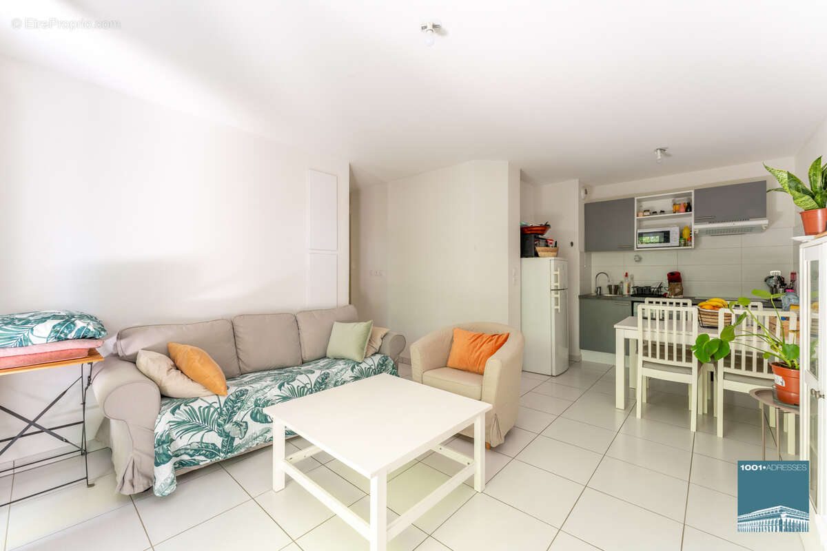 Appartement à PAREMPUYRE