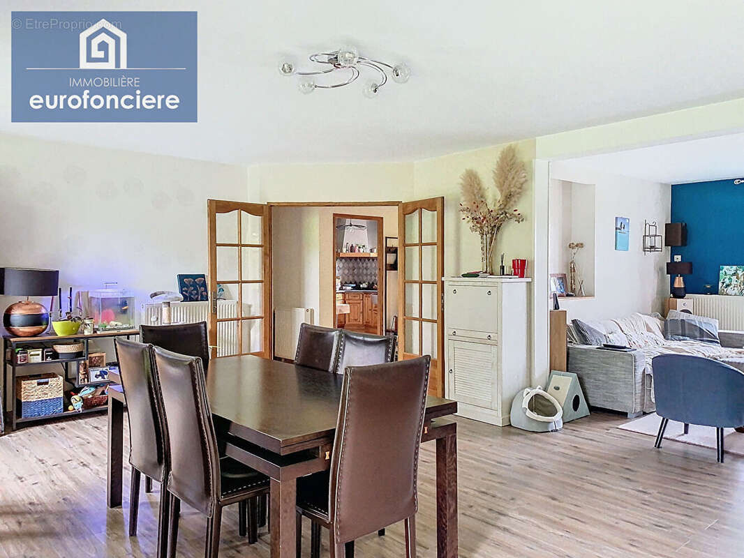 Maison à SAINT-PHAL