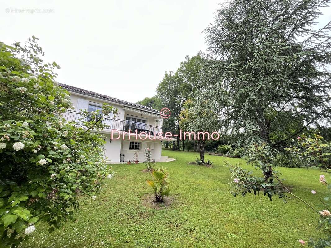 Maison à CHATEAU-L&#039;EVEQUE