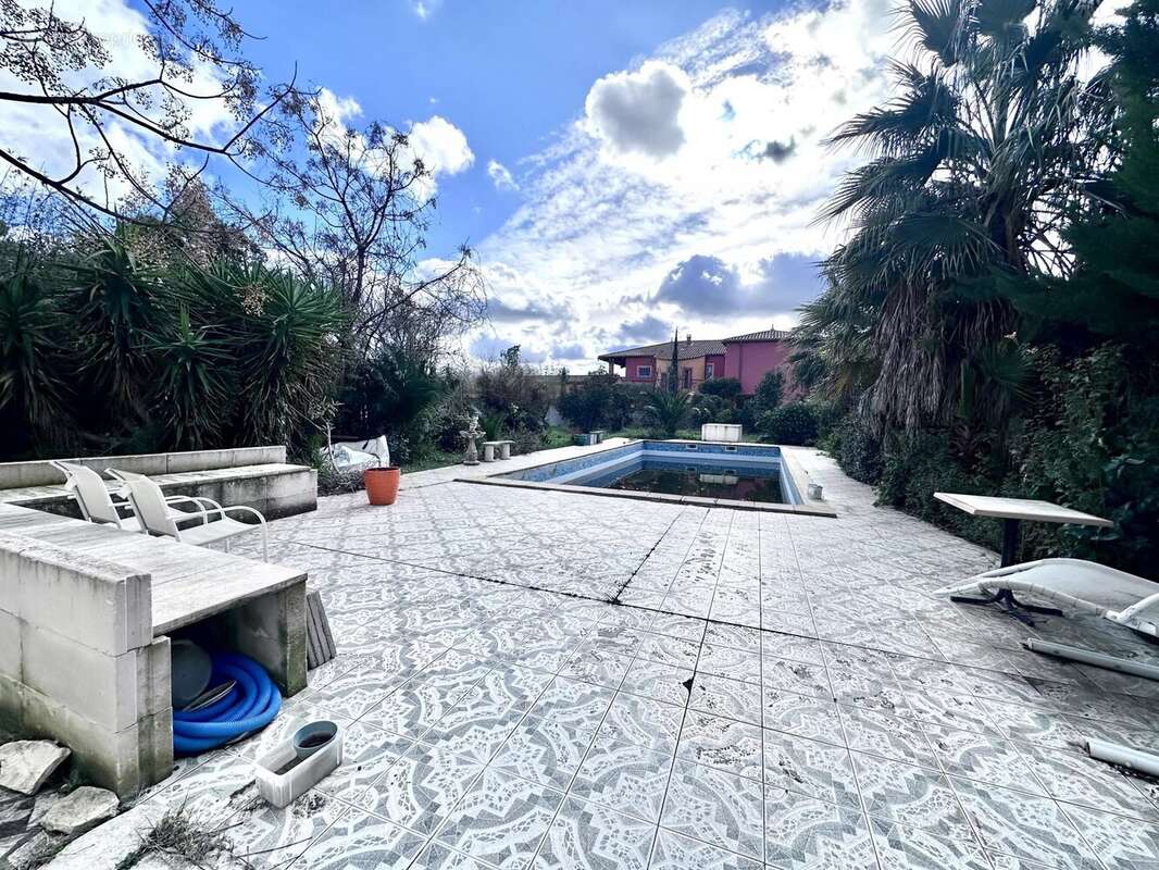 Maison à VILLENEUVE-DE-LA-RAHO