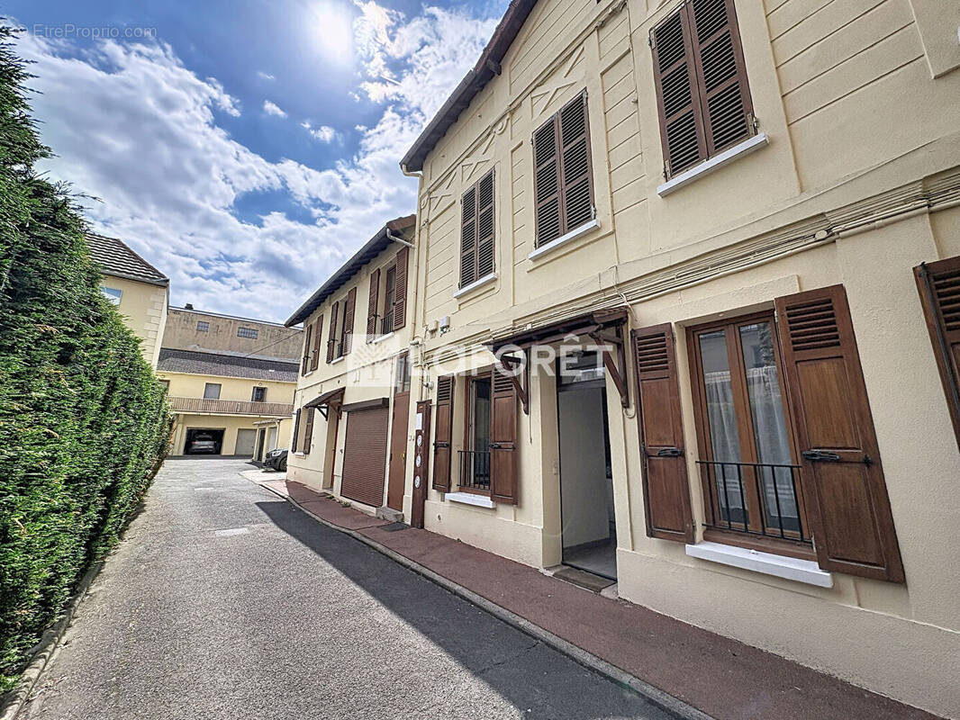 Appartement à ENGHIEN-LES-BAINS