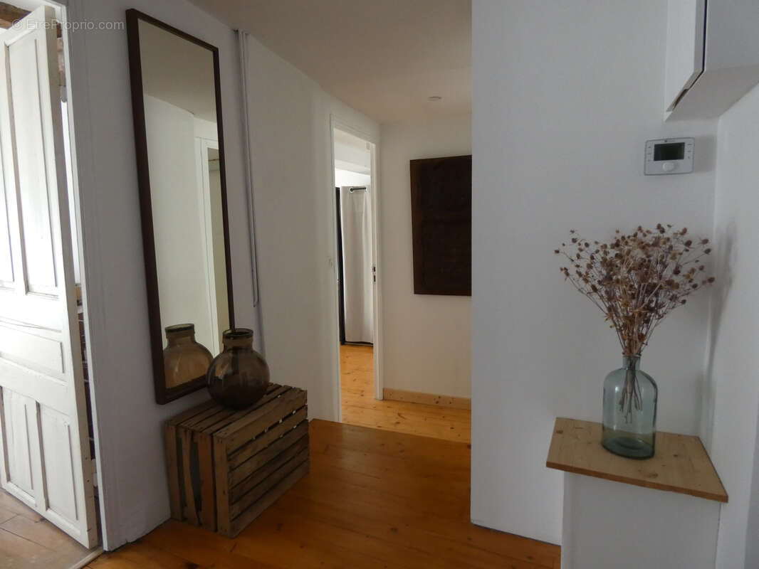 Maison de  155m2 avec local 80 m2 MORLAIX - photo 8
