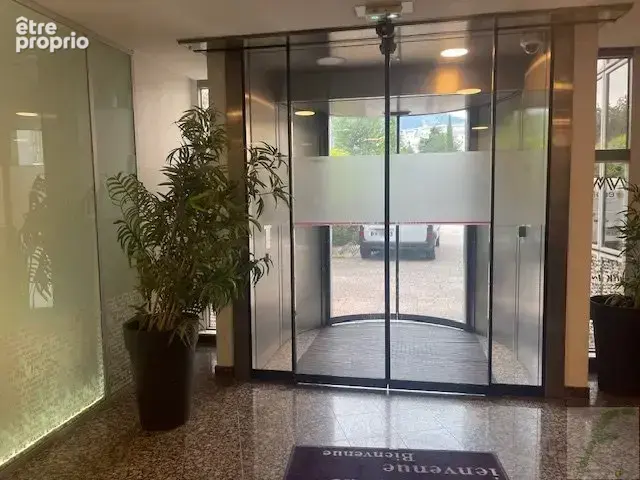 A vendre - Plateau de bureaux d'une surface de 319,04 m² - photo 7