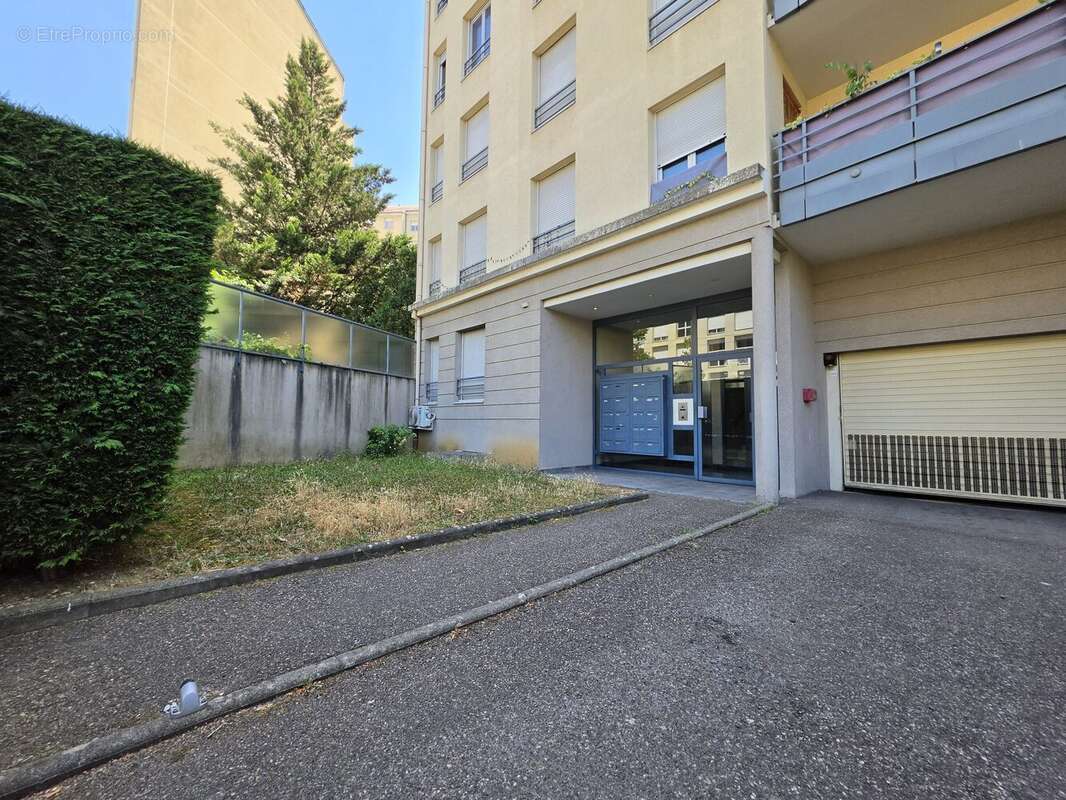 Appartement 26 m² à Villeurbanne  - photo 2