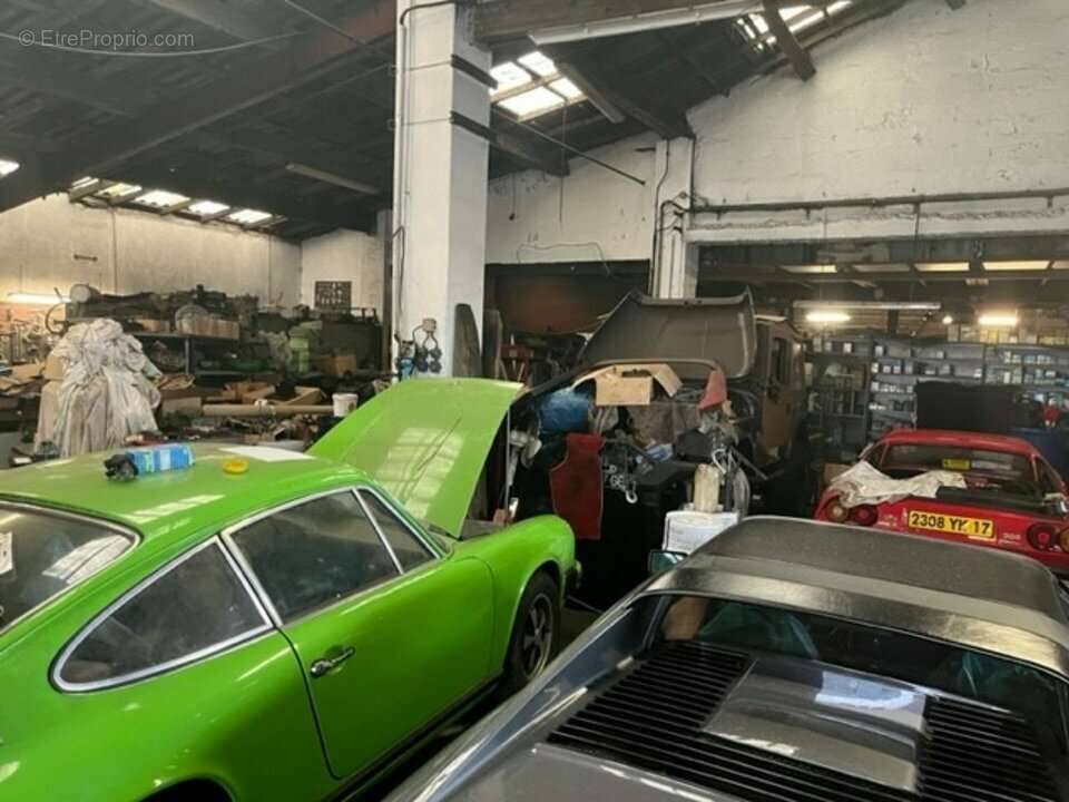 Commerce à AMBARES-ET-LAGRAVE