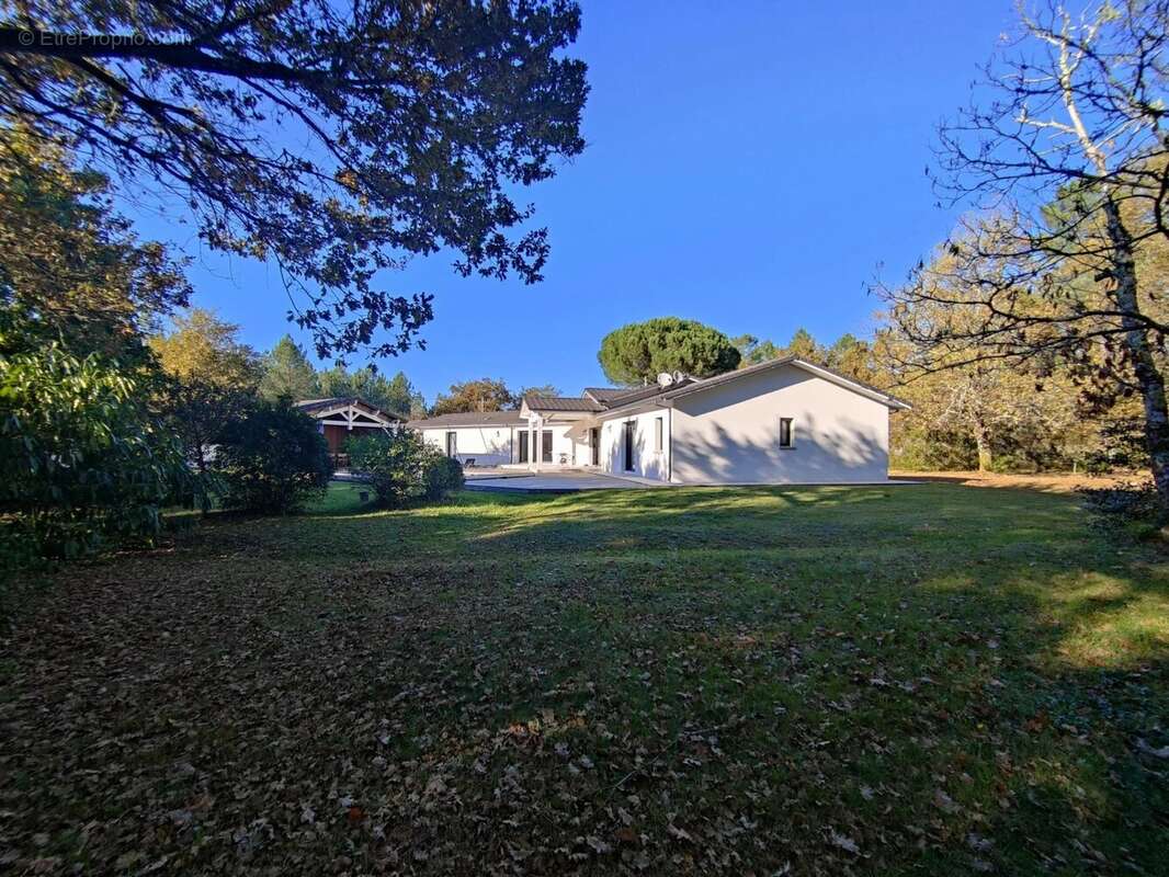 Maison à CABANAC-ET-VILLAGRAINS