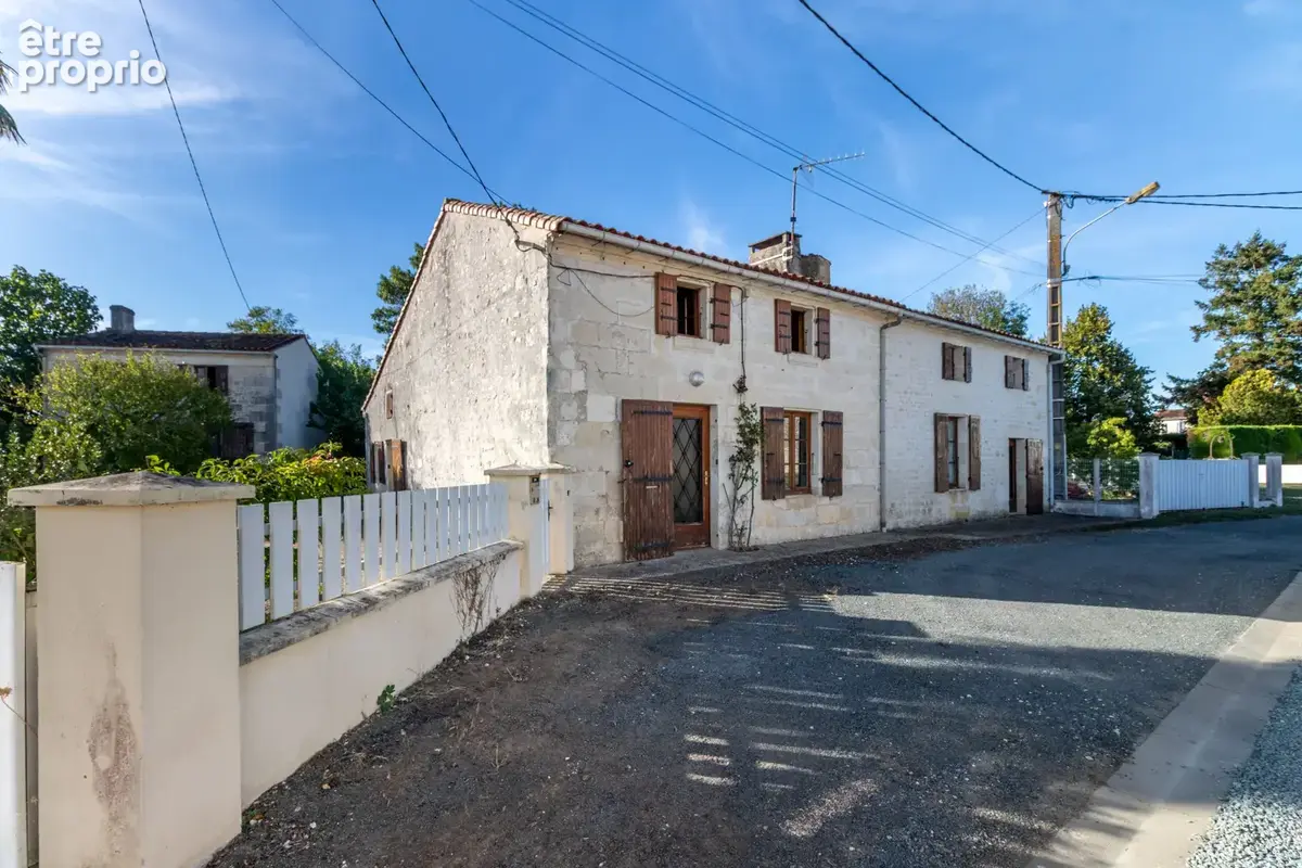 Maison à NIEUL-LES-SAINTES