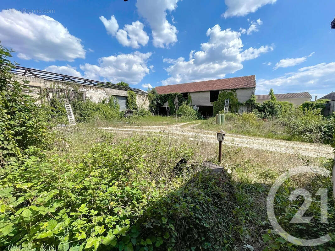 Maison à LES GRANDES-LOGES