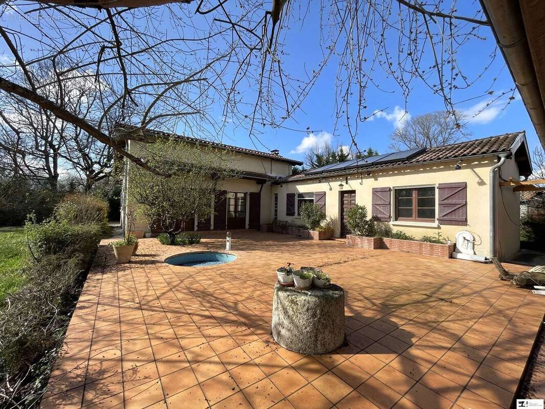 Maison à MONDAVEZAN