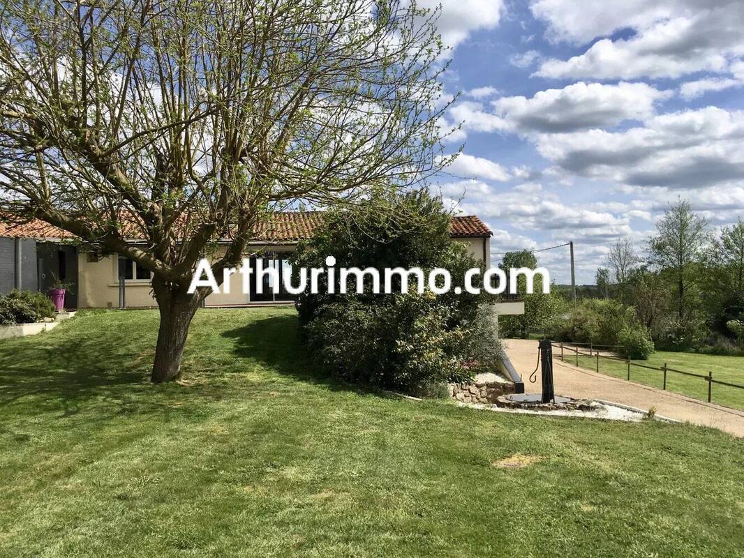 Maison à NUEIL-LES-AUBIERS