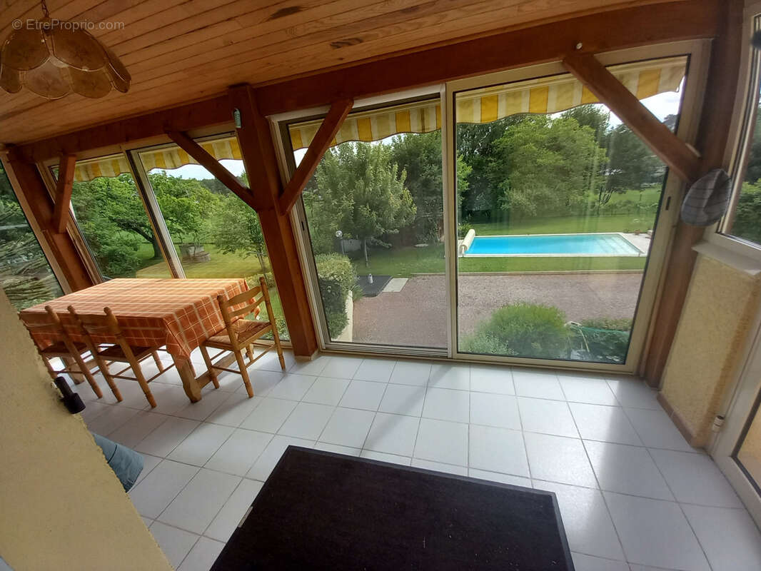 Exclusivité - villa f4 avec piscine - photo 15