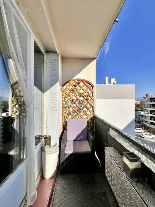 Appartement à LE PONT-DE-CLAIX