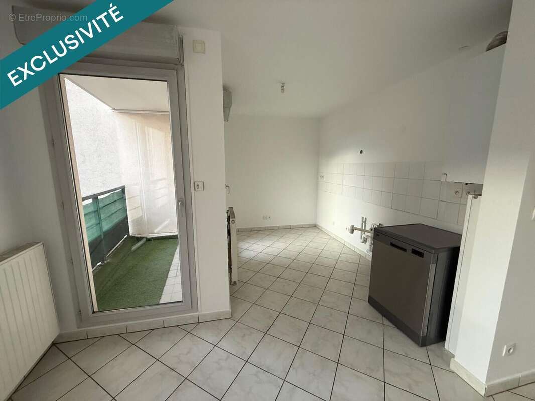 Photo 3 - Appartement à VILLEURBANNE