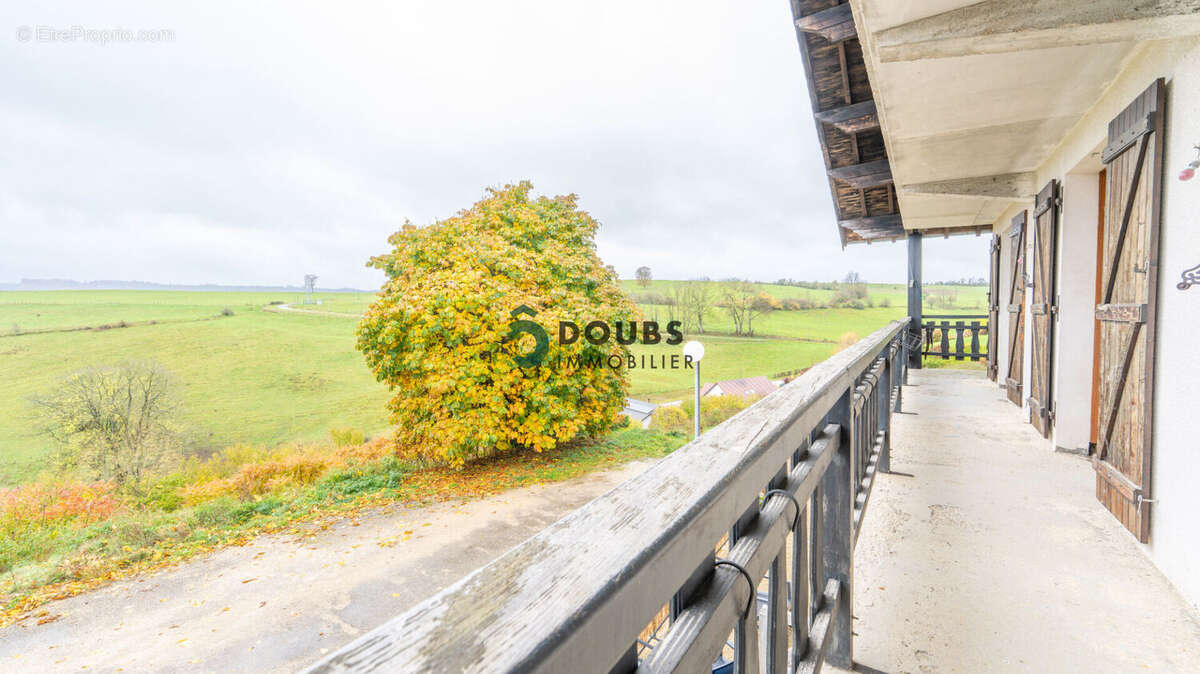 Maison à GUYANS-VENNES