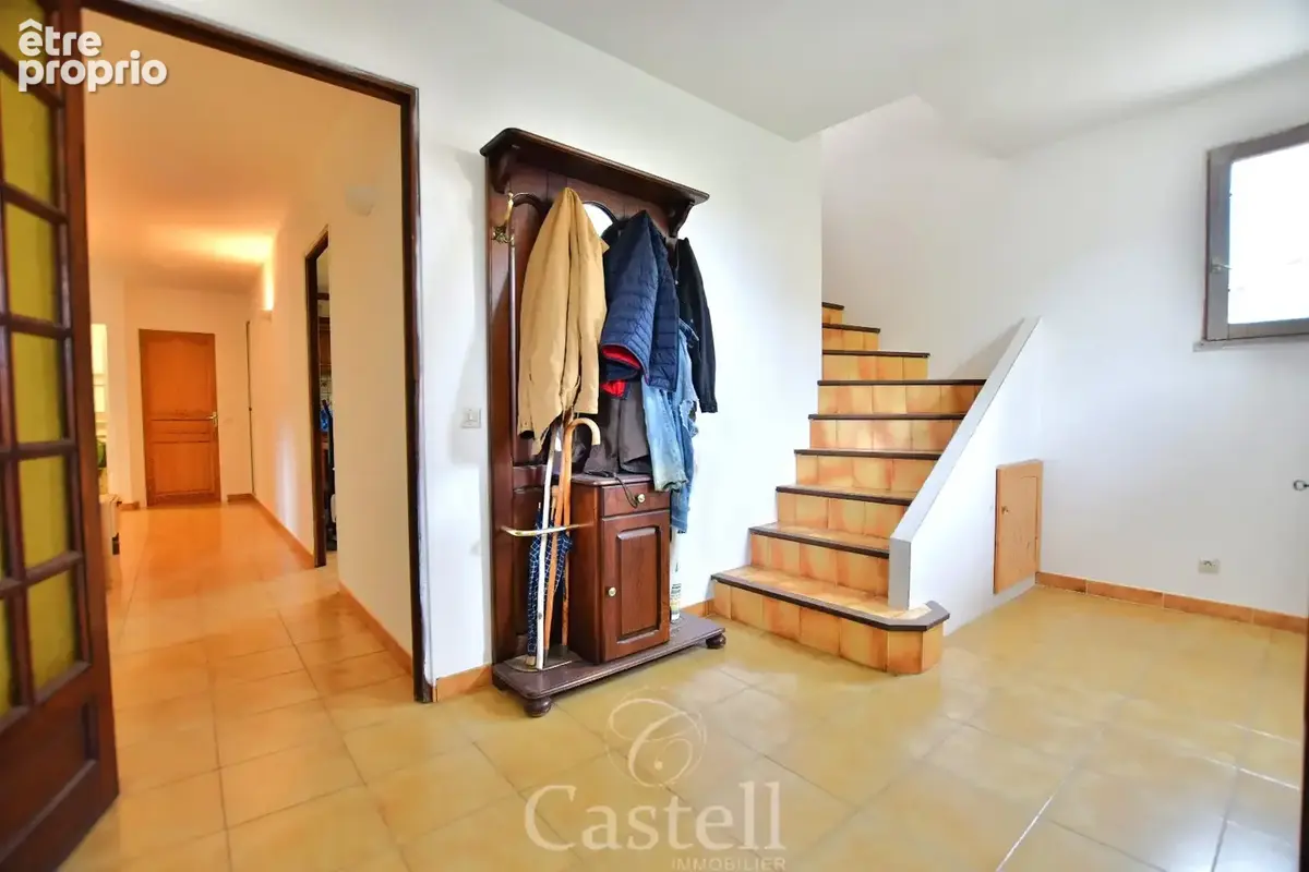 *** Villa familliale de type 5, avec grand sous-sol et piscine...*** - photo 11