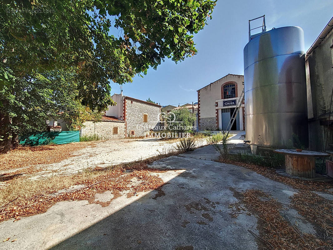 Commerce à SAINT-PAUL-DE-FENOUILLET