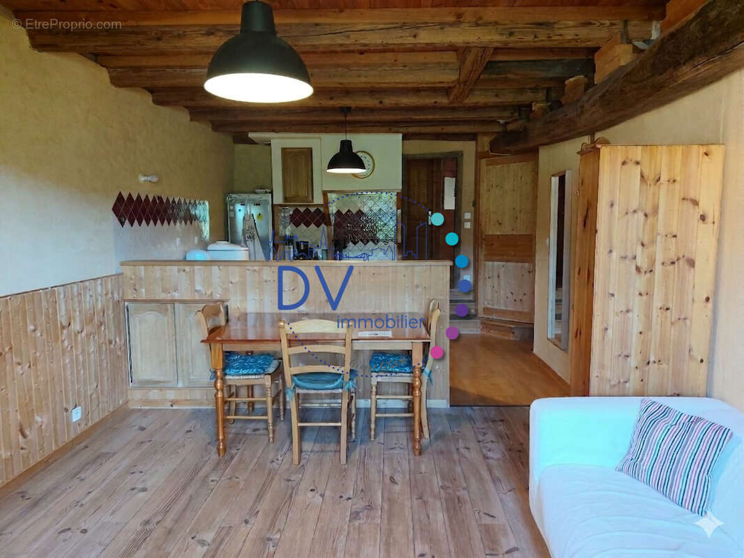 Maison à SAINT-JUST-D'AVRAY