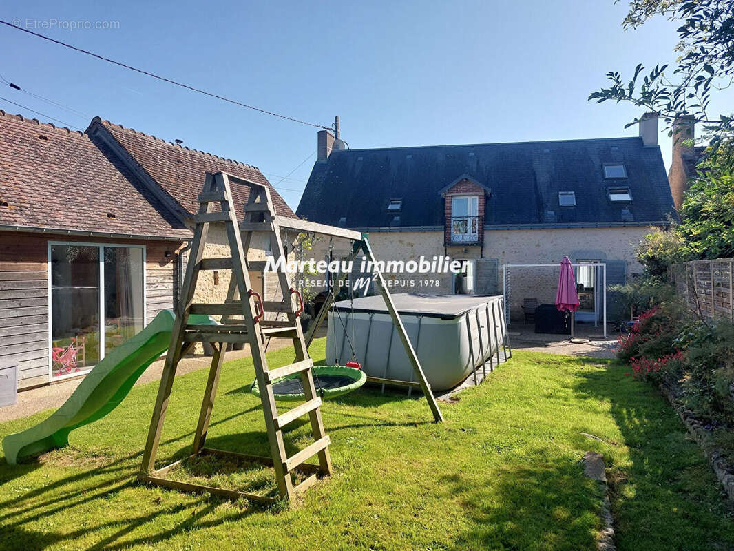 Maison à SAINT-MARCEAU