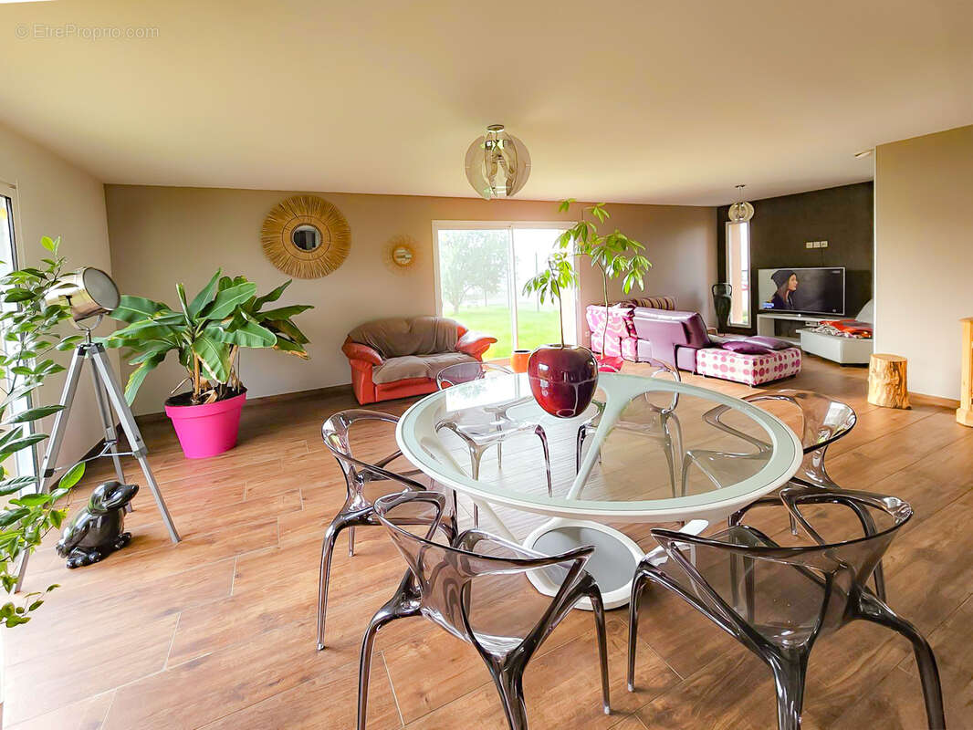 Maison à SAINT-MAURICE-L'EXIL