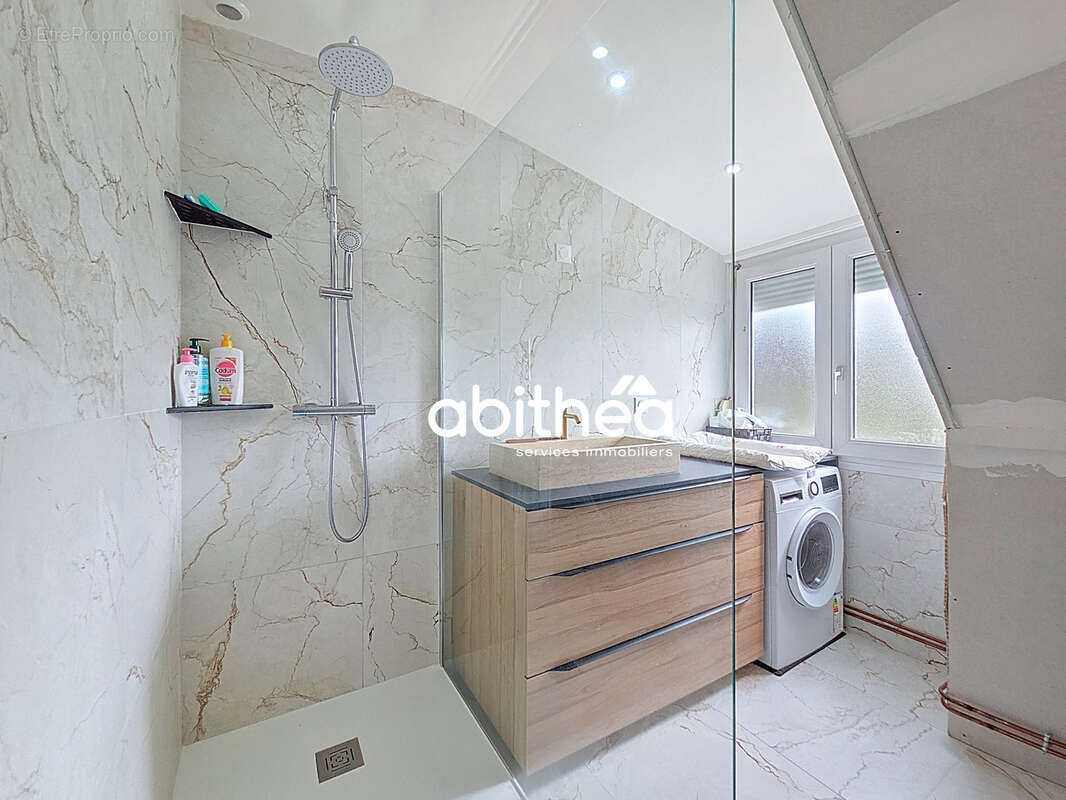 Maison à COURRIERES