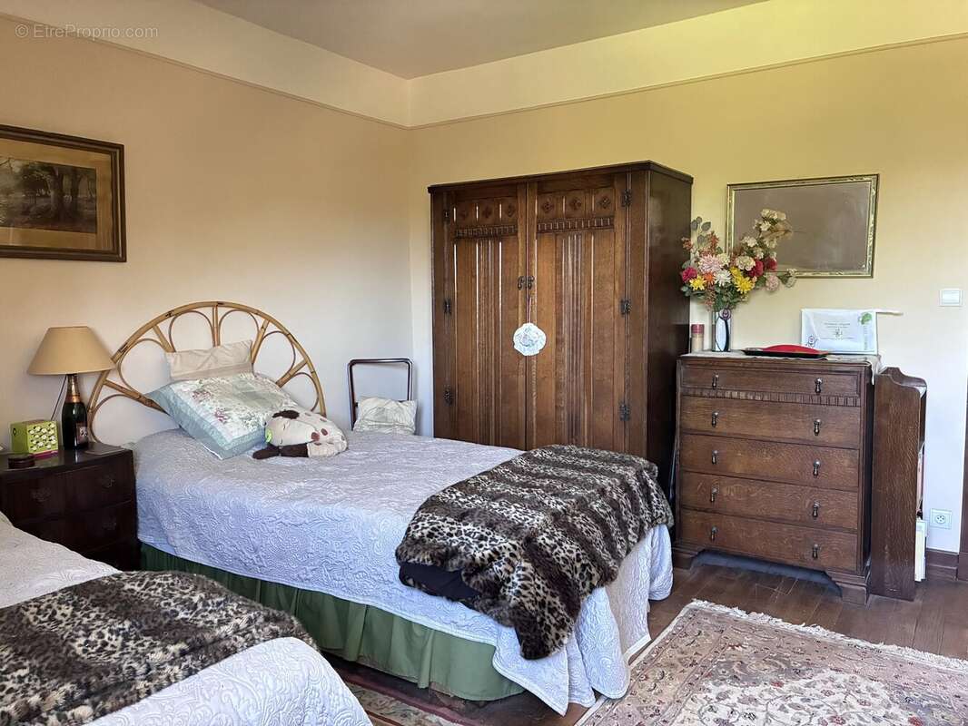 Grande maison de village, maison d'amis, piscine et terrain ! - photo 7