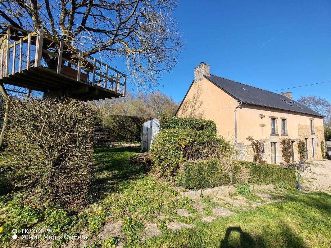 Maison en campagne de 160 m² à ST JUVAT - photo 10